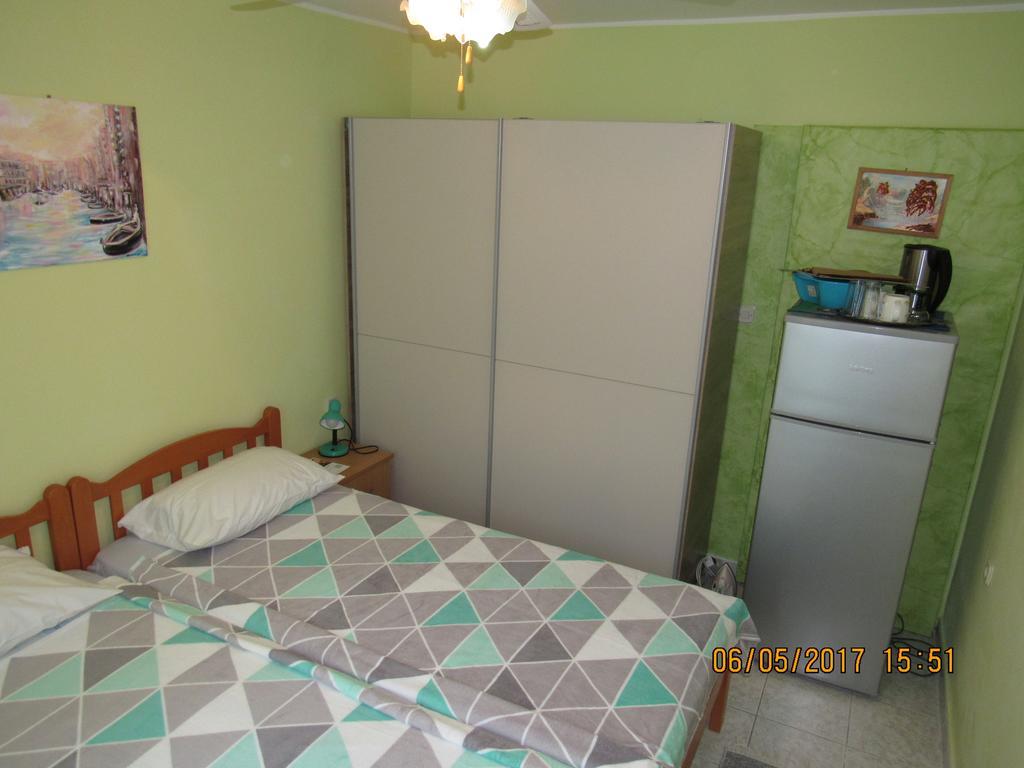 Guest House Vanessa ซูเปตาร์ ภายนอก รูปภาพ