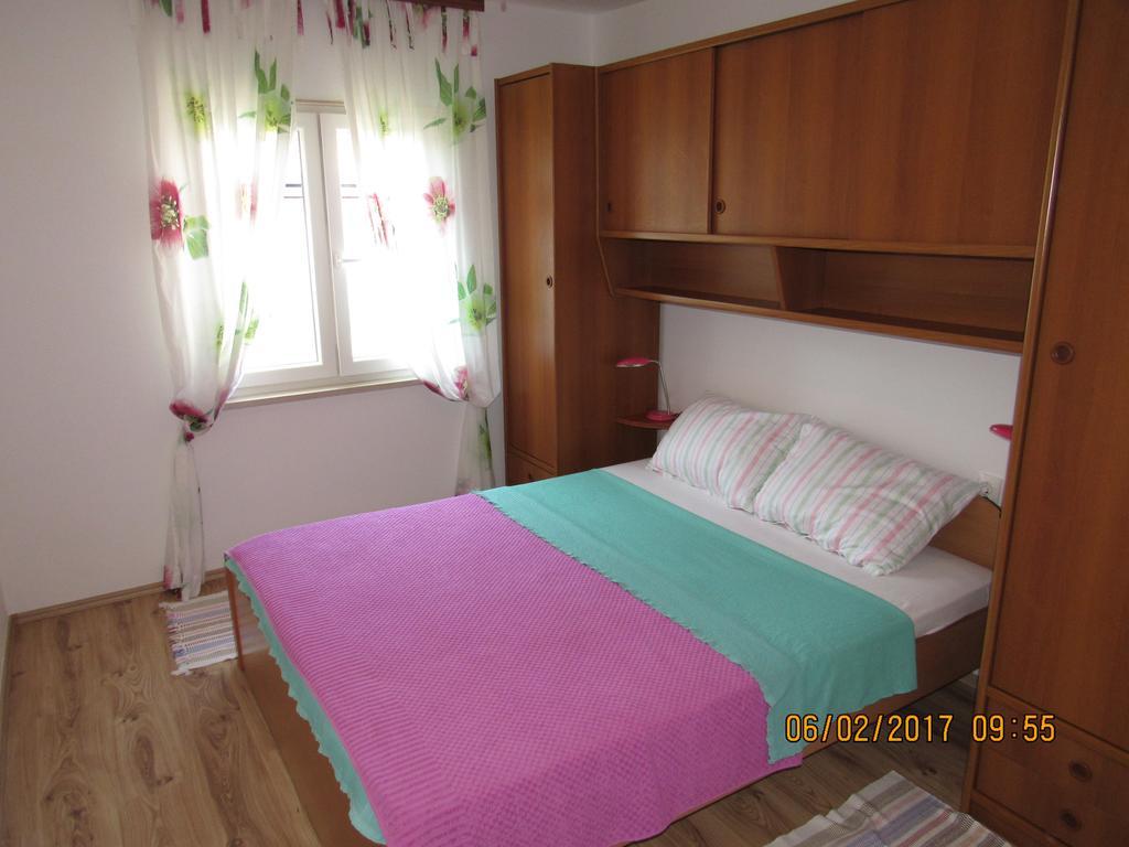 Guest House Vanessa ซูเปตาร์ ภายนอก รูปภาพ